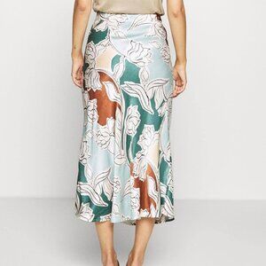 Chic Floral Satin Midi Skirt